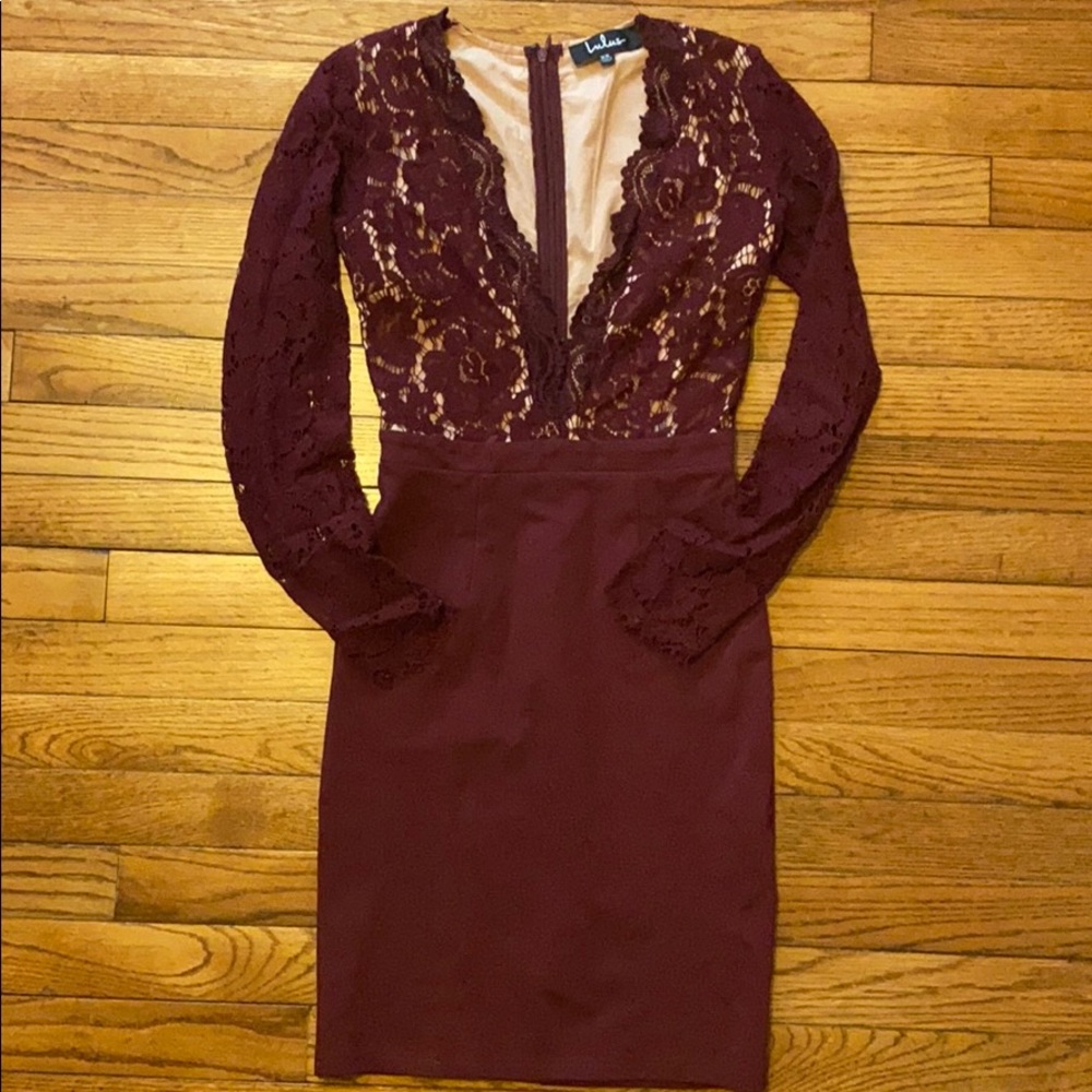 Maroon Lulus tight lacy long sleeve cocktail dress